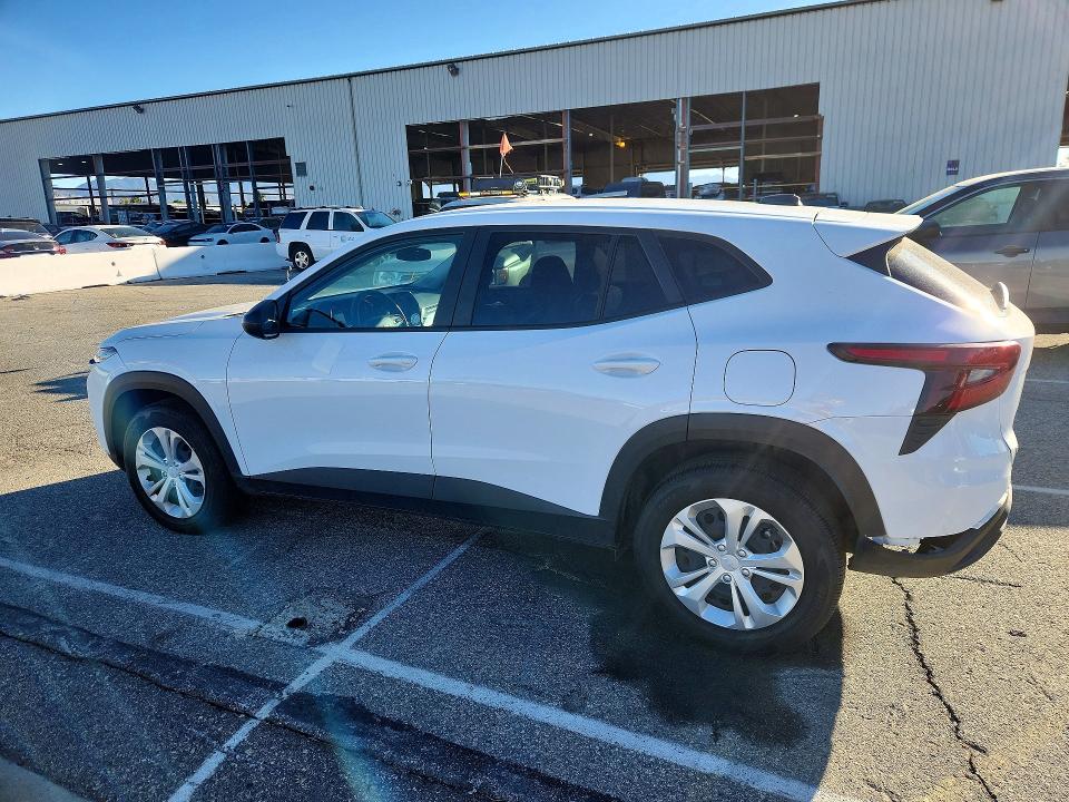 Photo 2 from auction – 2025 CHEVROLET TRAX with VIN KL77LFEP8SC238143