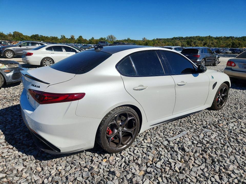 Снимка 3 от търг – 2019 ALFA ROMEO GIULIA с VIN ZARFAMEV1K7616129