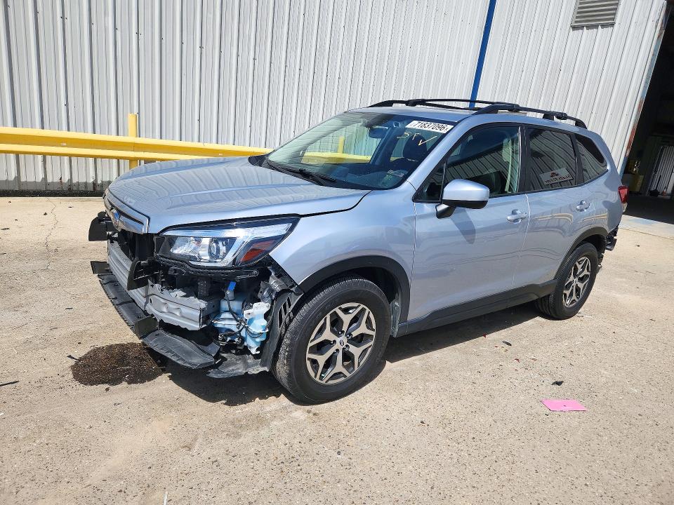 SUBARU FORESTER 2019 with VIN JF2SKAGC8KH594724 - Photo from auction