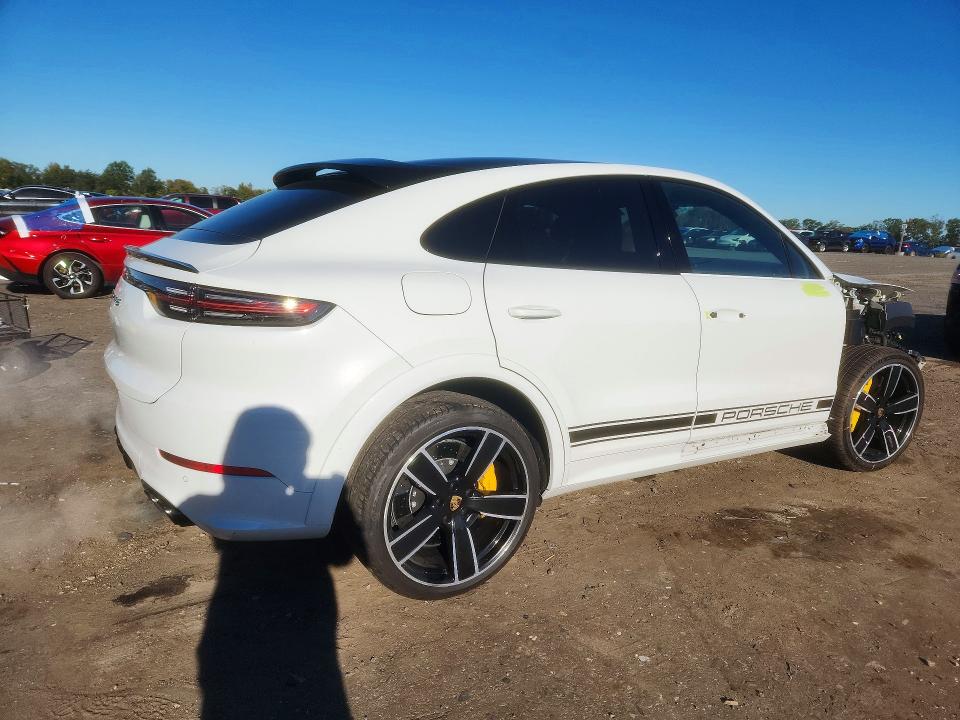 Фото 3 с аукциона – 2022 PORSCHE CAYENNE с VIN WP1BH2AY2NDA59115