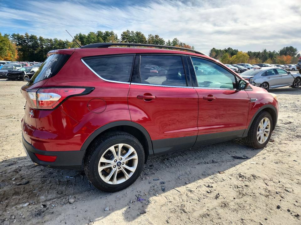 Снимка 3 от търг – 2018 FORD ESCAPE с VIN 1FMCU9GD2JUC16033