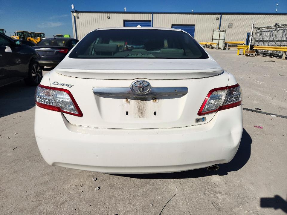Photo 6 from auction – 2010 TOYOTA CAMRY with VIN 4T1BB3EK8AU116955