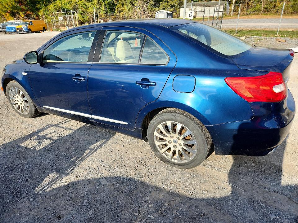 Фото 2 с аукциона – 2013 SUZUKI KIZASHI с VIN JS2RF9A36D6100003