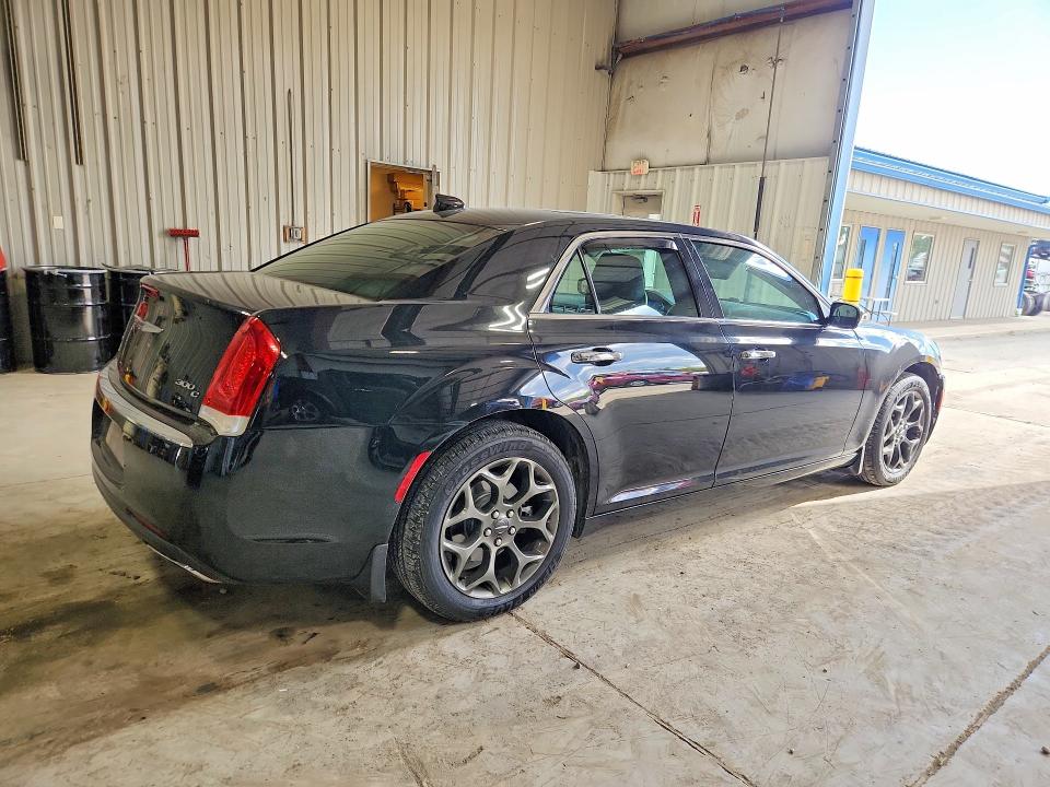 Снимка 3 от търг – 2016 CHRYSLER 300C с VIN 2C3CCAKG9GH244258