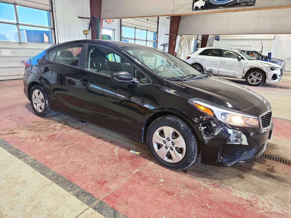 Foto 4 de la subasta – 2018 KIA FORTE con VIN 3KPFK4A78JE283554