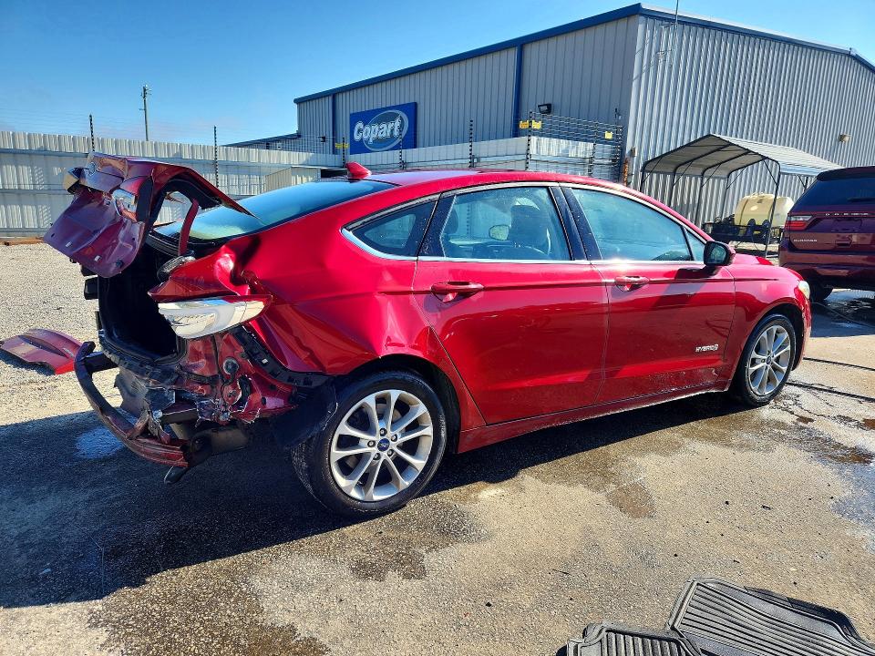 Photo 3 from auction – 2019 FORD FUSION with VIN 3FA6P0LU1KR240834