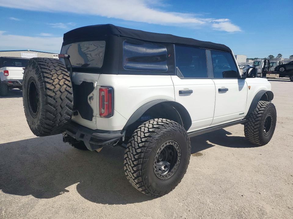 Photo 3 from auction – 2022 FORD BRONCO with VIN 1FMEE5DH7NLA85571