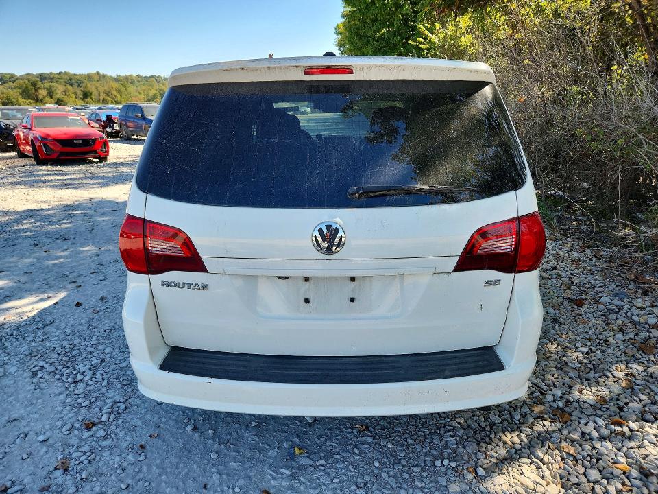 Photo 6 from auction – 2010 VOLKSWAGEN ROUTAN with VIN 2V4RW3D12AR294640