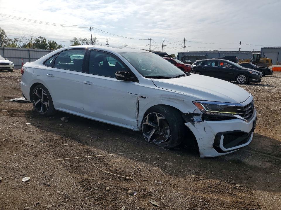 Снимка 4 от търг – 2021 VOLKSWAGEN PASSAT с VIN 1VWMA7A31MC011963