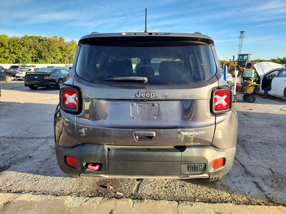 Снимка 6 от търг – 2018 JEEP RENEGADE с VIN ZACCJBCBXJPH00722