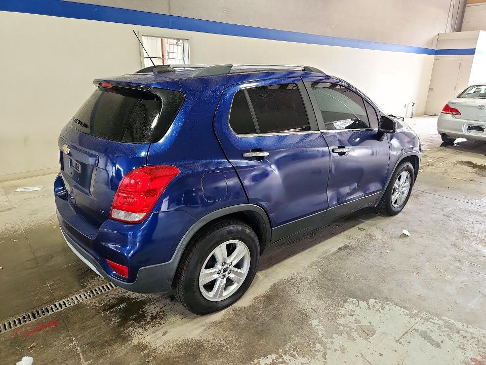 Photo 3 from auction – 2017 CHEVROLET TRAX with VIN 3GNCJLSB4HL175898