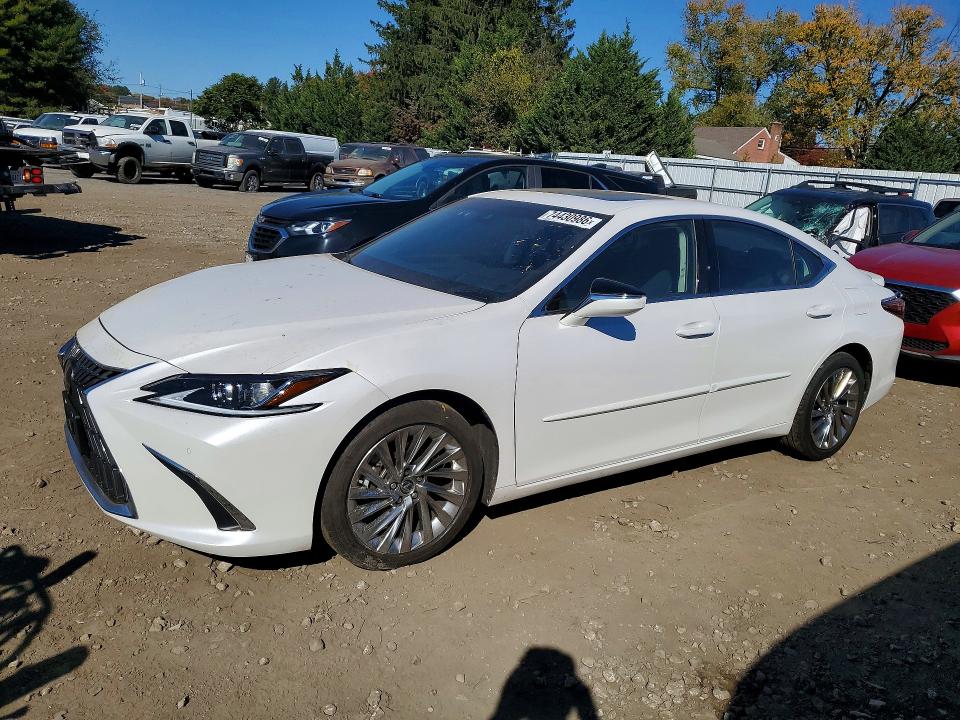 LEXUS ES 300H 2023 с VIN 58AEA1C15PU033810 - Снимка от търг
