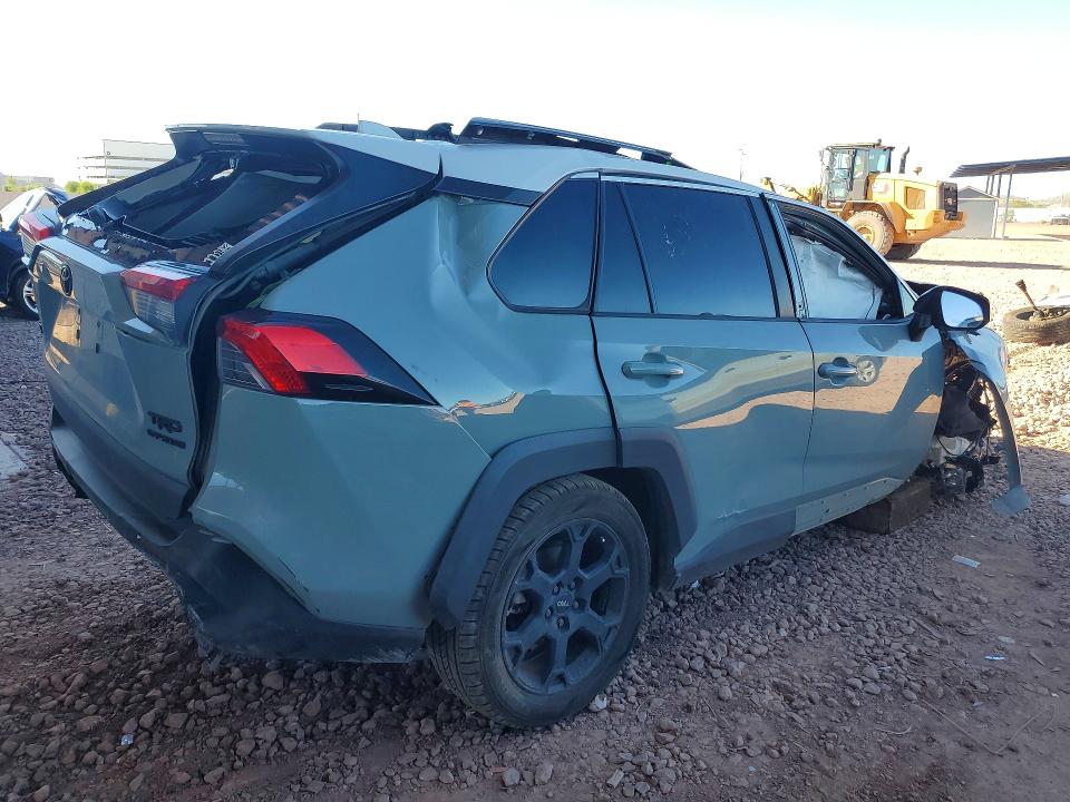 Снимка 3 от търг – 2020 TOYOTA RAV4 с VIN 2T3J1RFVXLC111486