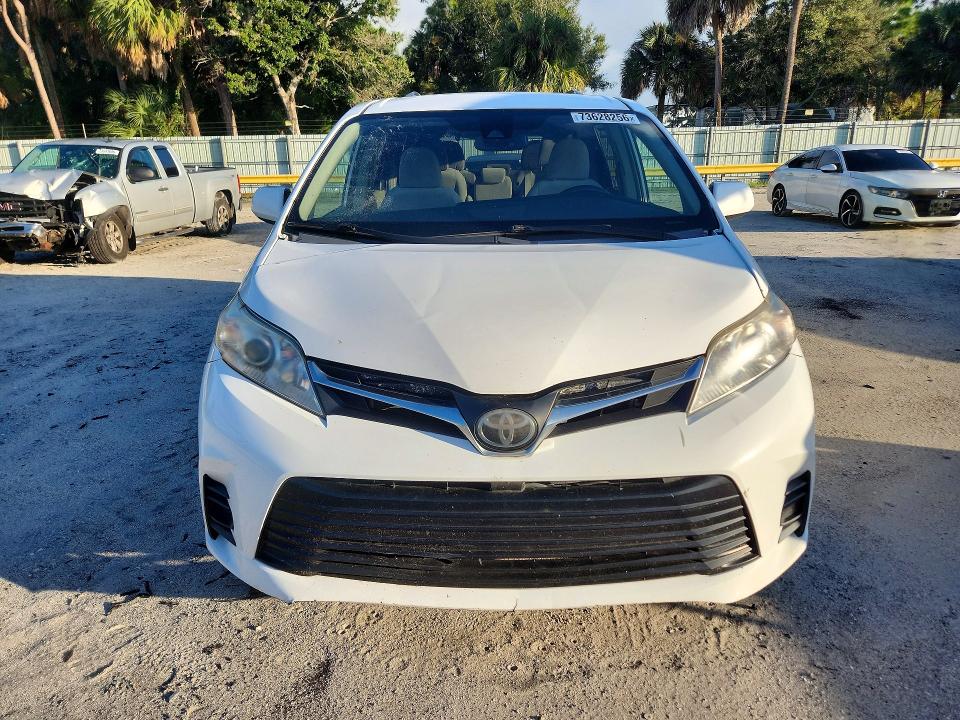 Photo 5 from auction – 2019 TOYOTA SIENNA with VIN 5TDKZ3DC8KS998919