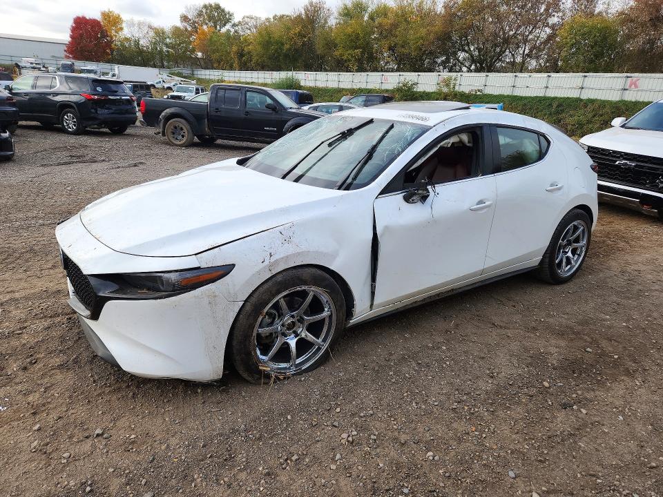 MAZDA 3 2019 с VIN JM1BPBNM1K1145007 - Снимка от търг