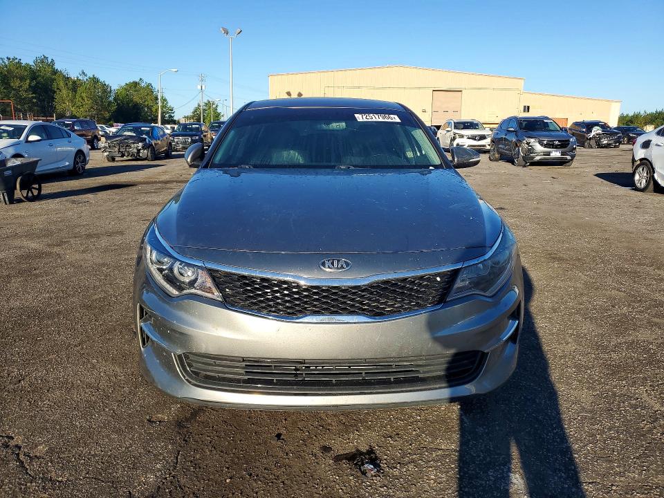 Снимка 5 от търг – 2018 KIA OPTIMA с VIN 5XXGU4L30JG180337