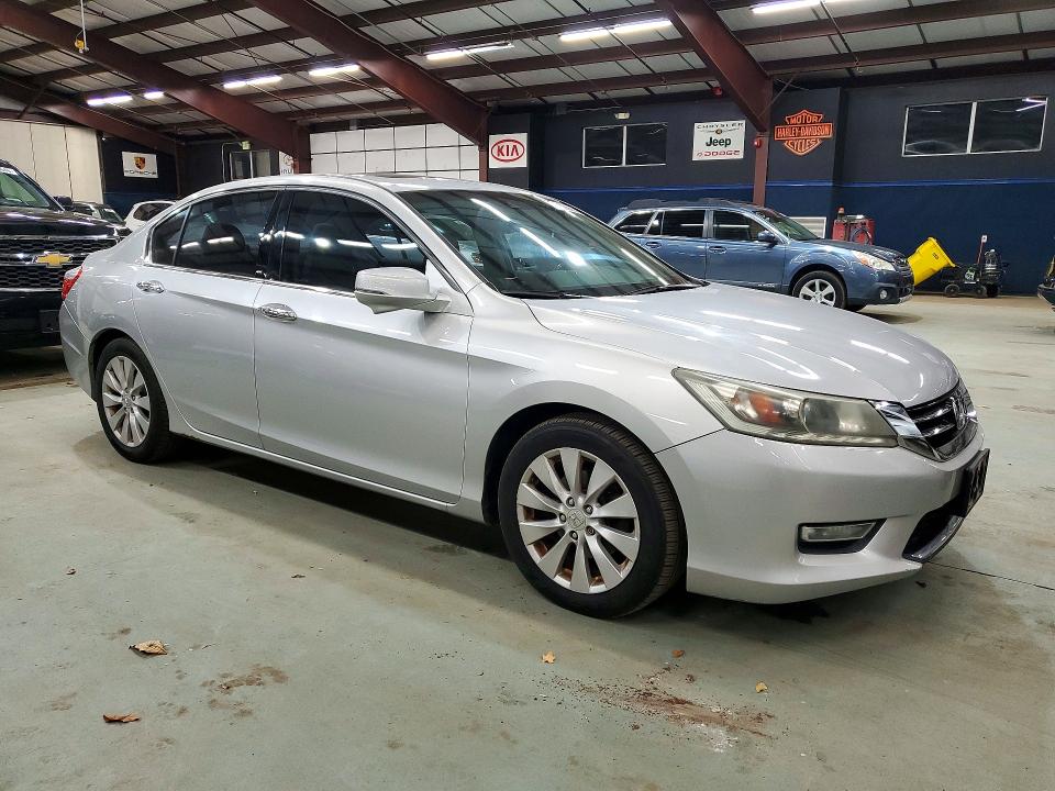 Photo 4 from auction – 2013 HONDA ACCORD with VIN 1HGCR3F83DA029253