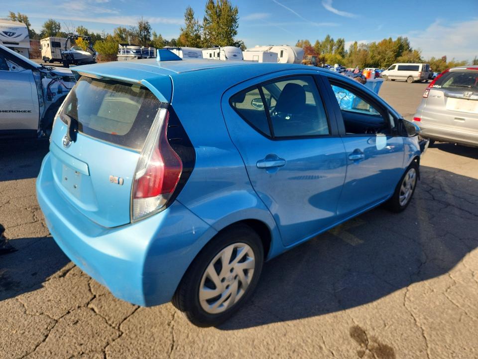 Photo 3 from auction – 2015 TOYOTA PRIUS C with VIN JTDKDTB32F1114820