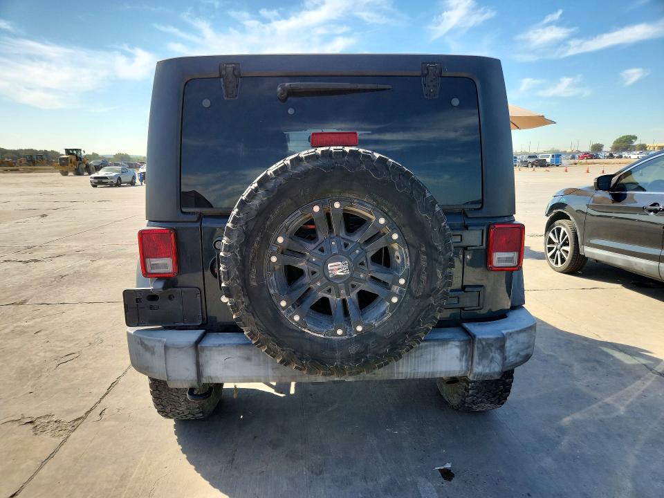 Снимка 6 от търг – 2017 JEEP WRANGLER UNLIMITED с VIN 1C4BJWDG3HL676419