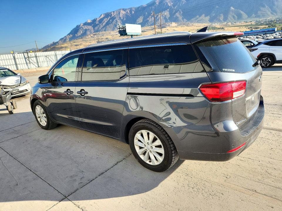 Фото 2 с аукциона – 2017 KIA SEDONA с VIN KNDMC5C19H6255622