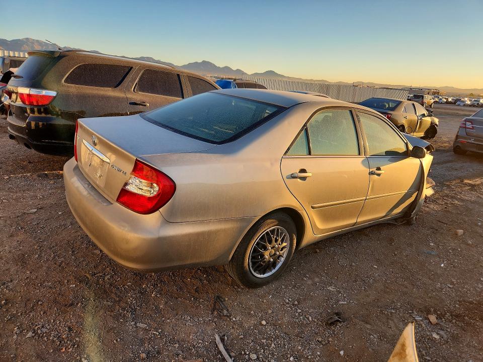 Photo 3 from auction – 2004 TOYOTA CAMRY with VIN 4T1BE32KX4U315506