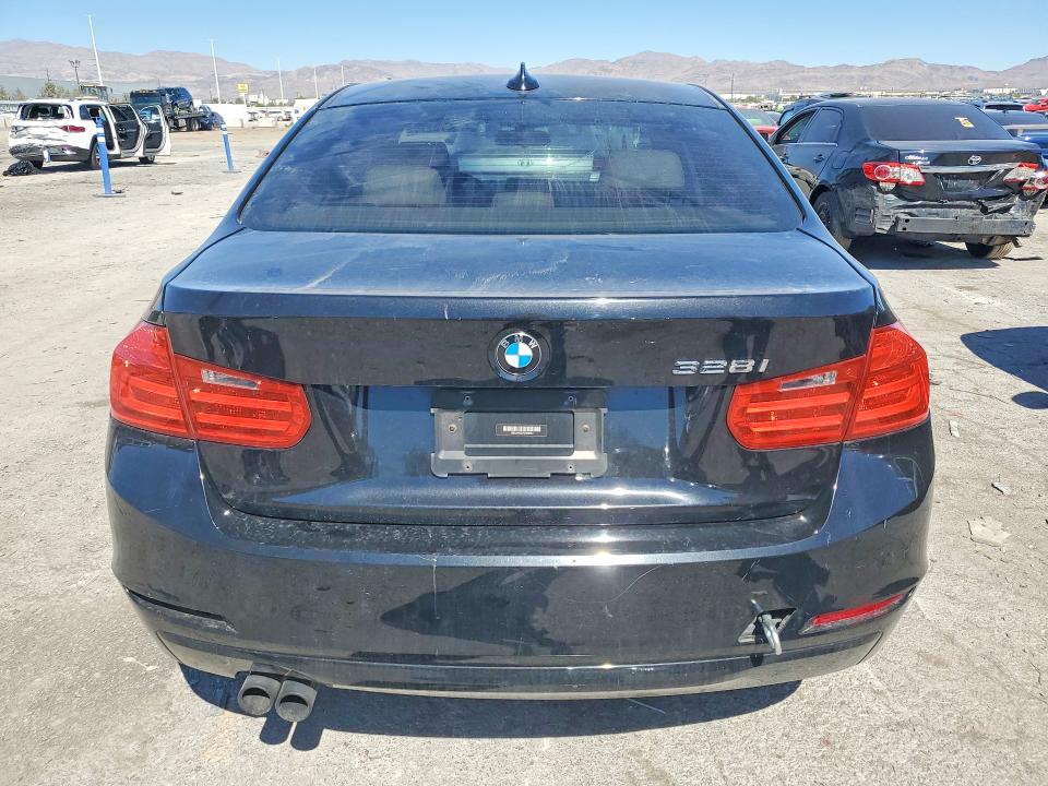 Foto 6 de la subasta – 2012 BMW 328 con VIN WBA3A5C57CF346754