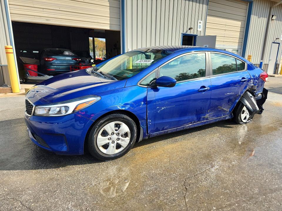 KIA FORTE 2018 с VIN 3KPFK4A70JE213577 - Снимка от търг