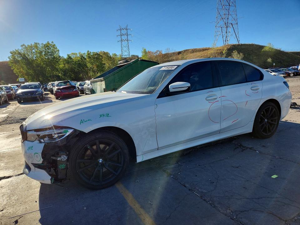 BMW 330XI 2021 con VIN 3MW5R7J06M8B74196 - Foto de la subasta