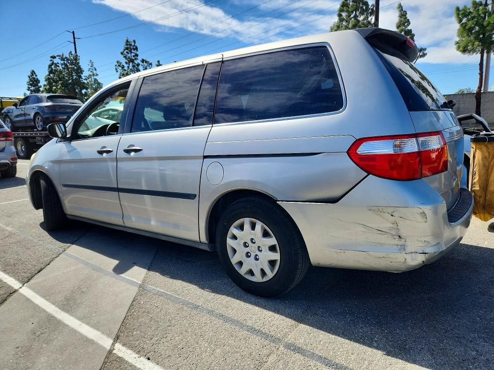 Photo 2 from auction – 2005 HONDA ODYSSEY with VIN 5FNRL38235B074205