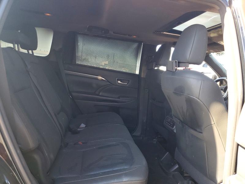 Photo 11 from auction – 2018 TOYOTA HIGHLANDER with VIN 5TDYZRFH6JS287630