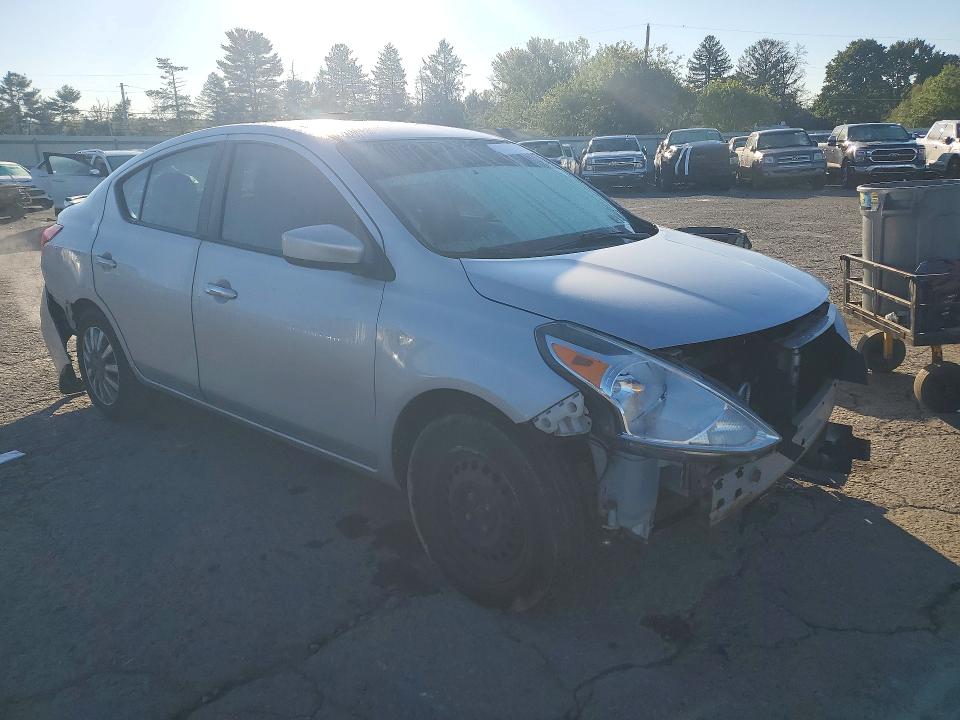 Photo 4 from auction – 2018 NISSAN VERSA with VIN 3N1CN7AP5JL884088