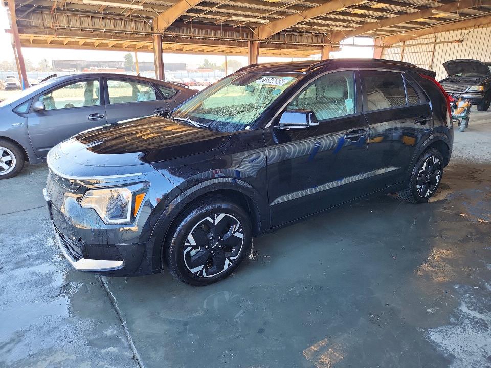 KIA NIRO 2023 con VIN KNDCR3L14P5045643 - Foto de la subasta