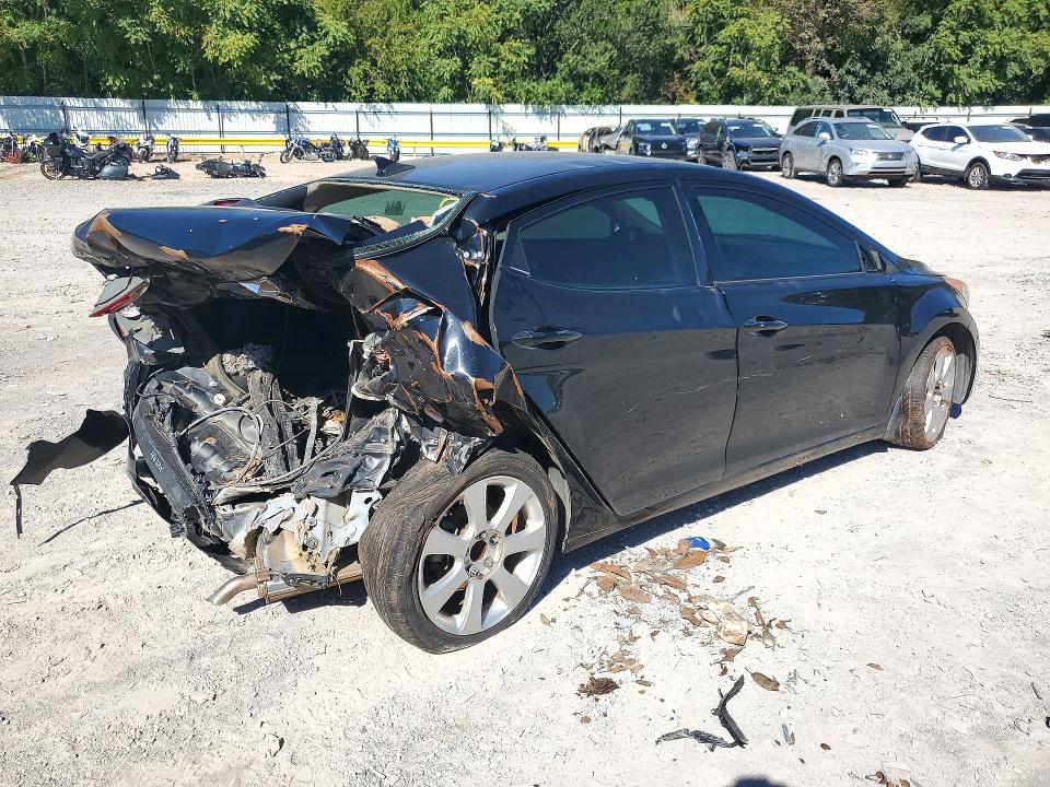 Photo 3 from auction – 2013 HYUNDAI ELANTRA with VIN 5NPDH4AE2DH423215