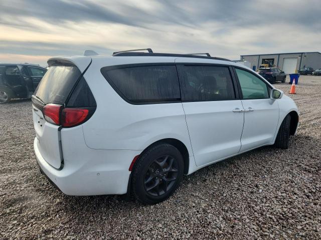 Photo 3 from auction – 2020 CHRYSLER PACIFICA with VIN 2C4RC1EG9LR102031