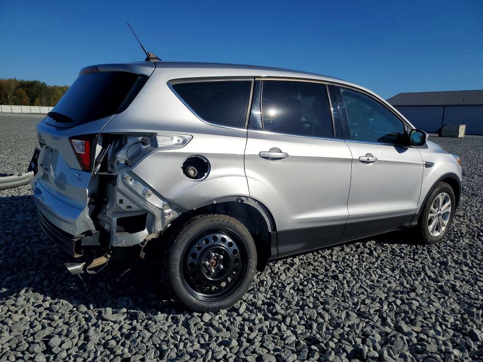 Photo 3 from auction – 2019 FORD ESCAPE with VIN 1FMCU9GDXKUA76833