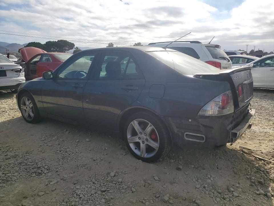 Снимка 2 от търг – 2005 LEXUS IS 300 с VIN JTHBD192650100326