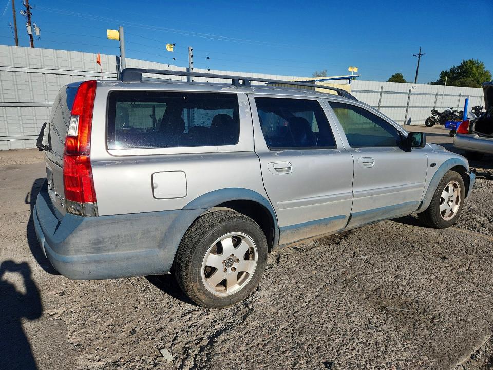 Снимка 3 от търг – 2002 VOLVO V70 с VIN YV1SZ58D821075619