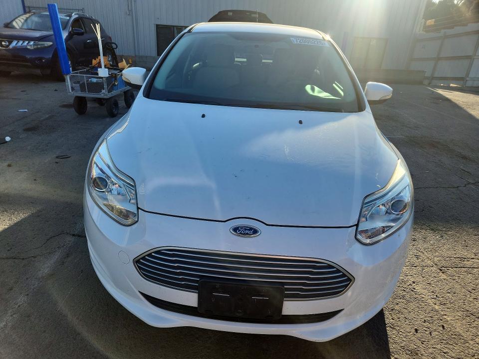 Photo 5 from auction – 2014 FORD FOCUS with VIN 1FADP3R45EL300441