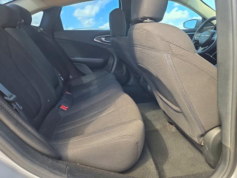 Фото 10 с аукциона – 2015 CHRYSLER 200 с VIN 1C3CCCAB2FN585976