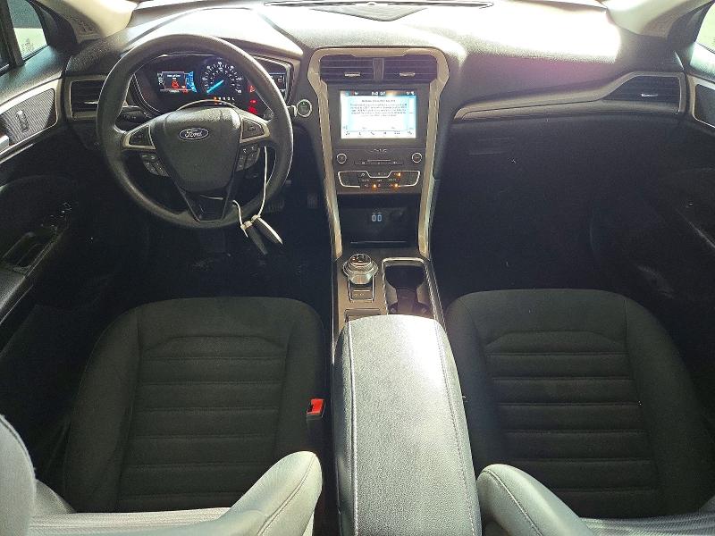 Photo 8 from auction – 2019 FORD FUSION with VIN 3FA6P0LU5KR180105