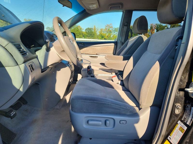 Снимка 7 от търг – 2010 TOYOTA SIENNA с VIN 5TDKK4CC3AS315406