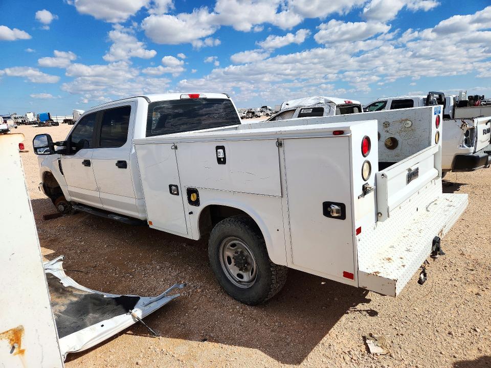صورة رقم 2 من المزاد - 2017 FORD F250 مع VIN 1FT7W2B66HEF06716