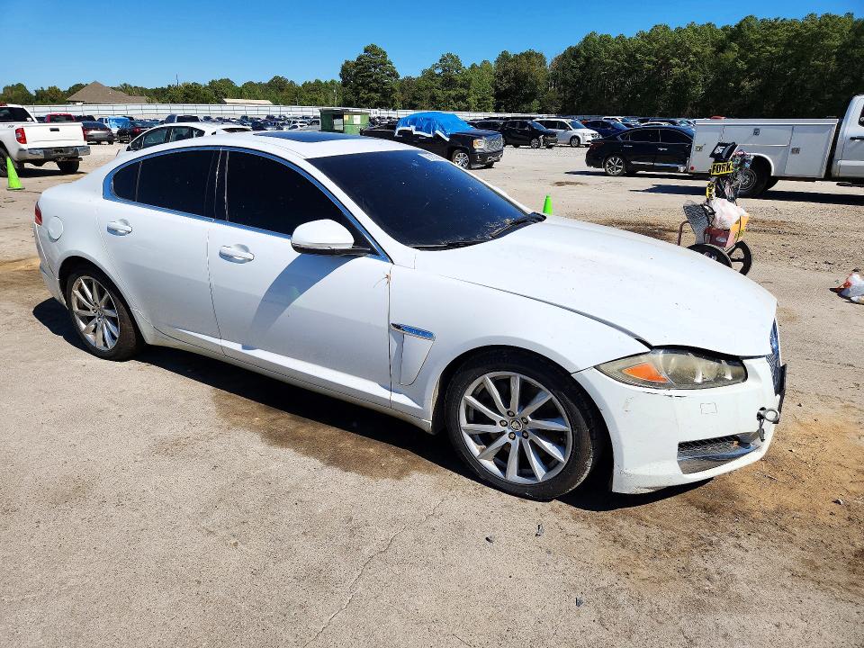 Foto 4 de la subasta – 2013 JAGUAR XF con VIN SAJWA0ES5DPS97623