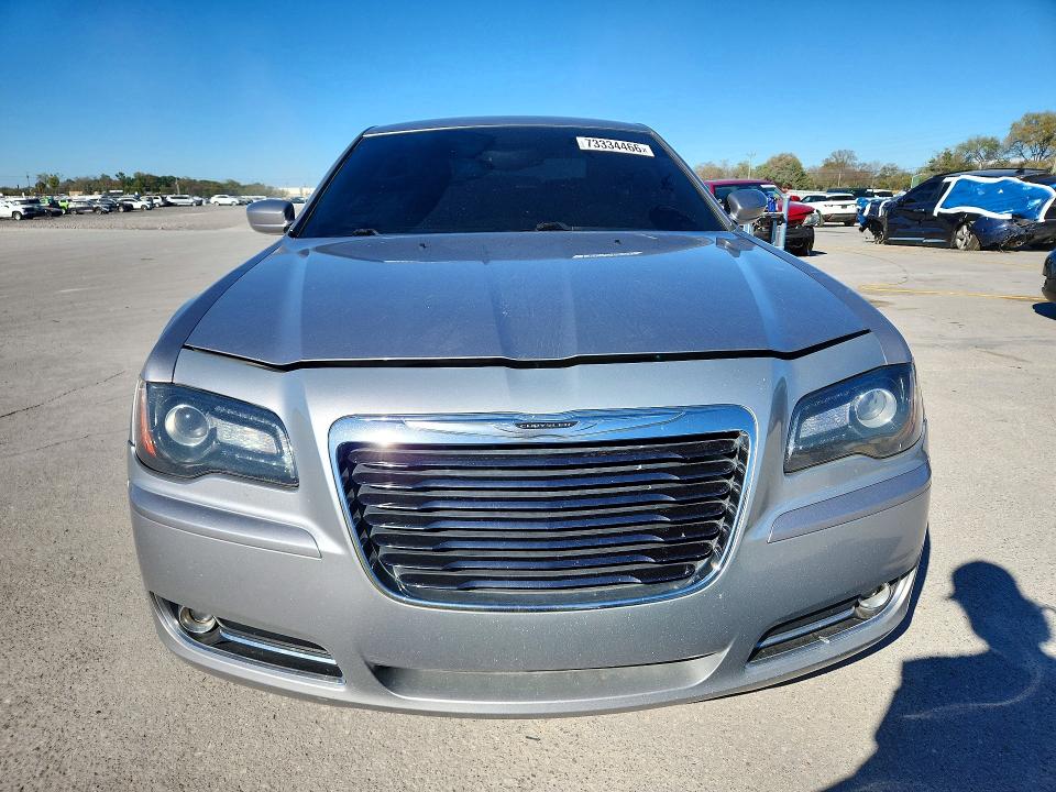 Снимка 5 от търг – 2013 CHRYSLER 300 с VIN 2C3CCABT0DH690324