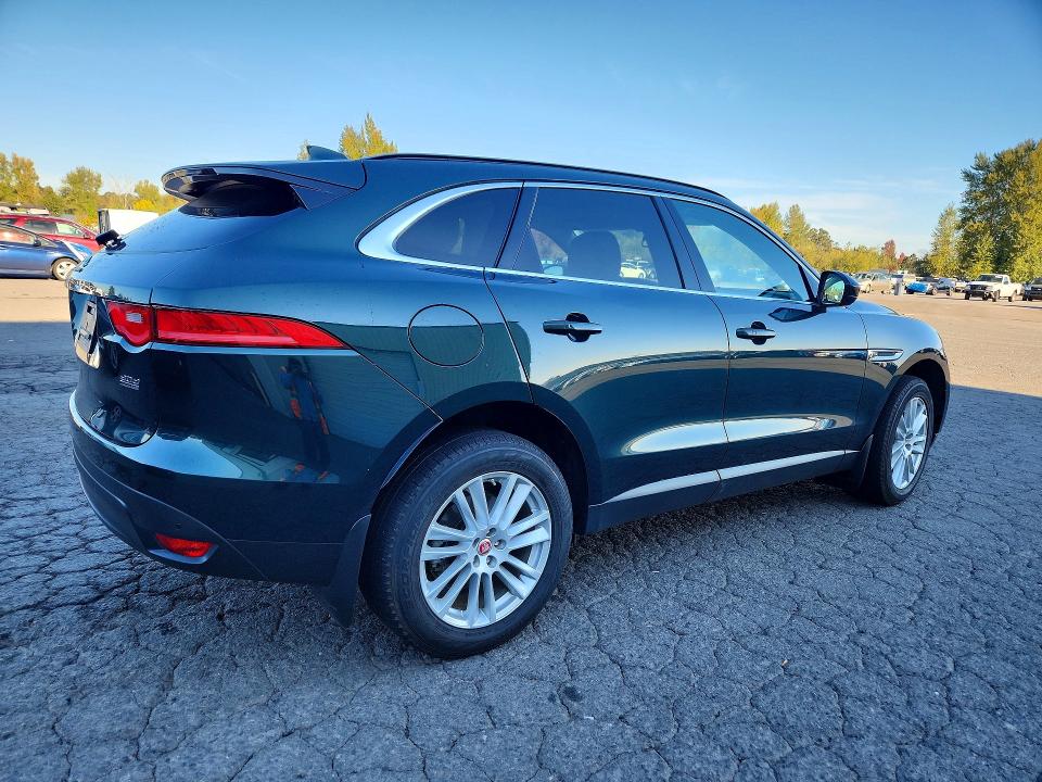 Photo 3 from auction – 2017 JAGUAR F-PACE with VIN SADCK2BN5HA492997