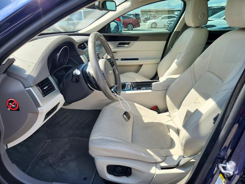 Фото 7 с аукциона – 2016 JAGUAR XF с VIN SAJBE4BV7GCY09984