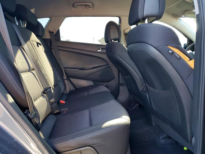Снимка 10 от търг – 2017 HYUNDAI TUCSON с VIN KM8J33A22HU406889