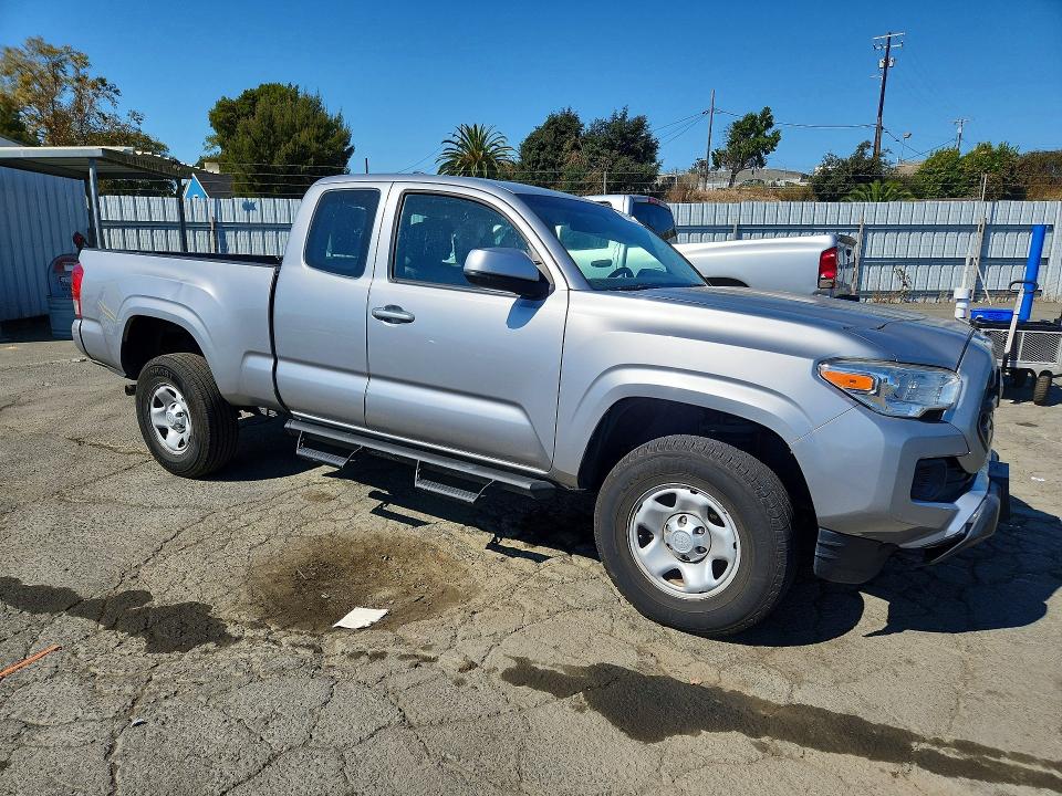 Снимка 4 от търг – 2017 TOYOTA TACOMA с VIN 5TFRX5GN0HX097737