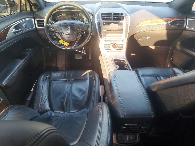 Снимка 8 от търг – 2017 LINCOLN MKZ с VIN 3LN6L5C92HR636130
