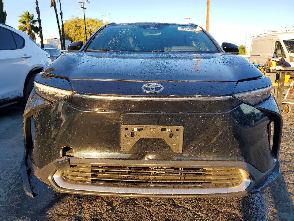 Снимка 5 от търг – 2023 TOYOTA BZ4X с VIN JTMAAAAA5PA000515